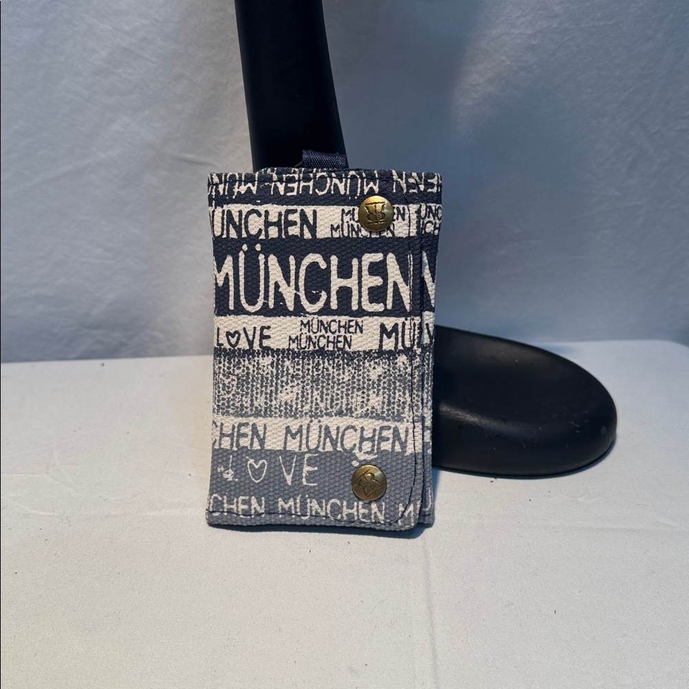 Robin Ruth Black and White München Wallet